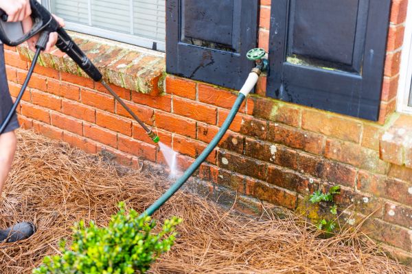 Cost of Brick Home Power Washing in Winter Haven