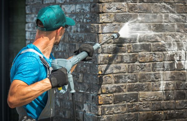 Cost of Brick Wall Washing in Winter Haven