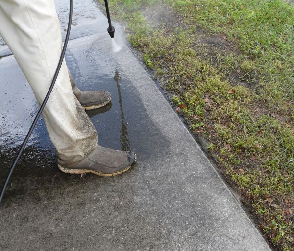 Cost of Concrete Slab Powerwashing in Winter Haven